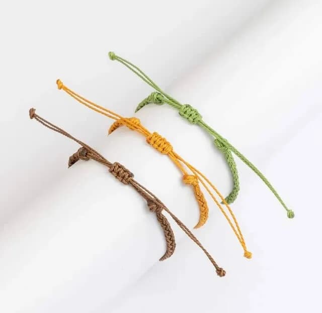 Jak zaplatać bransoletki ze sznurka? Poradnik dla początkujących