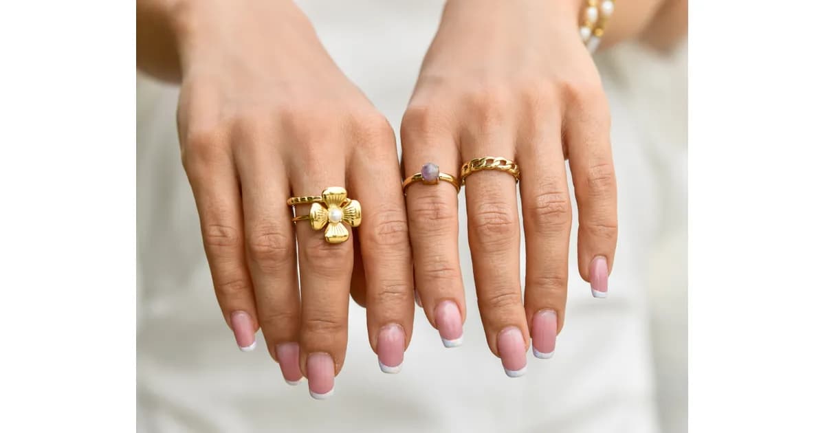 Pierścionek jak obrączka: Wybierz, stylizuj i noś z klasą!