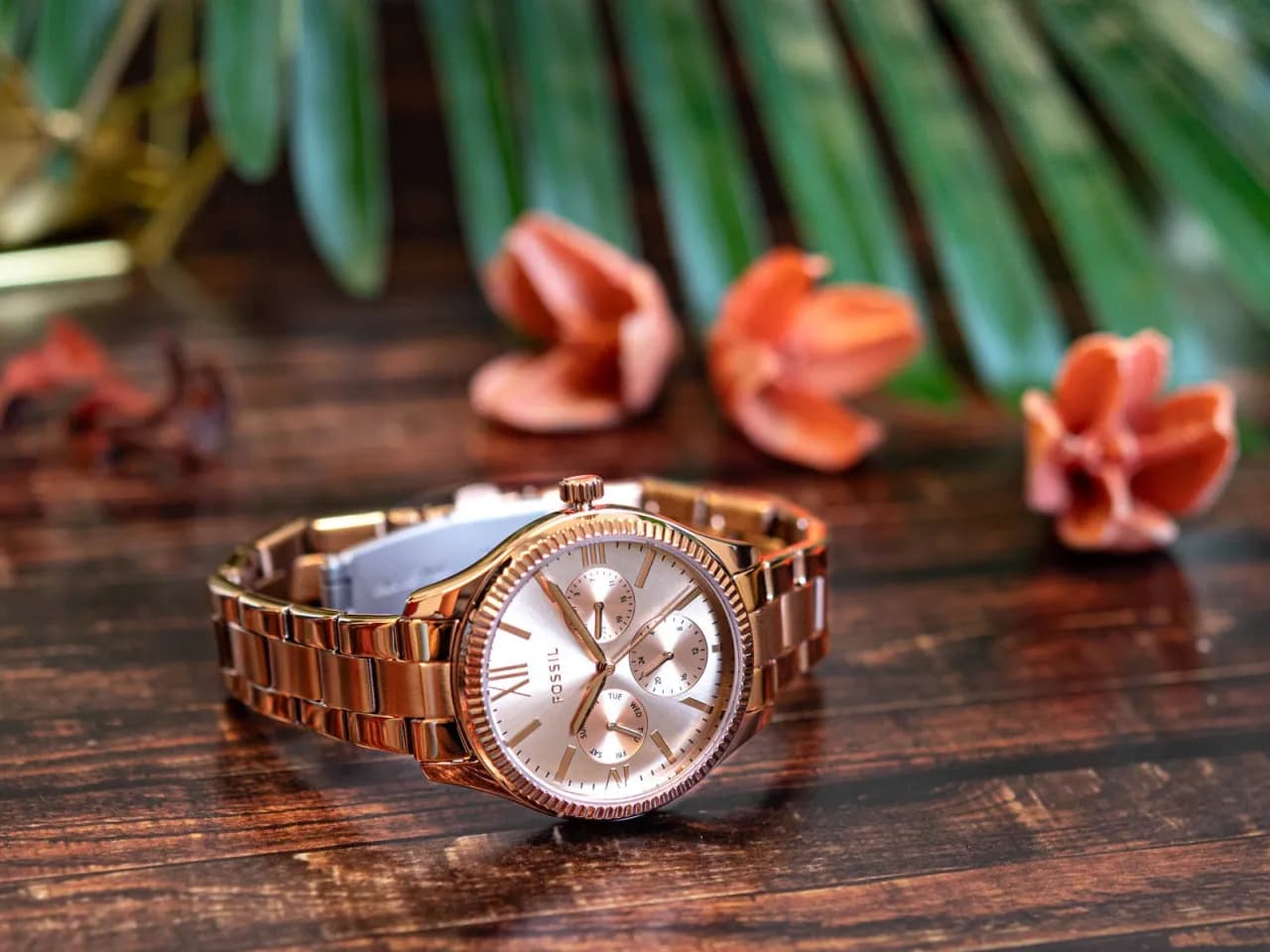 Fossil damskie: Klasyka czy smartwatch? Znajdź swój zegarek!