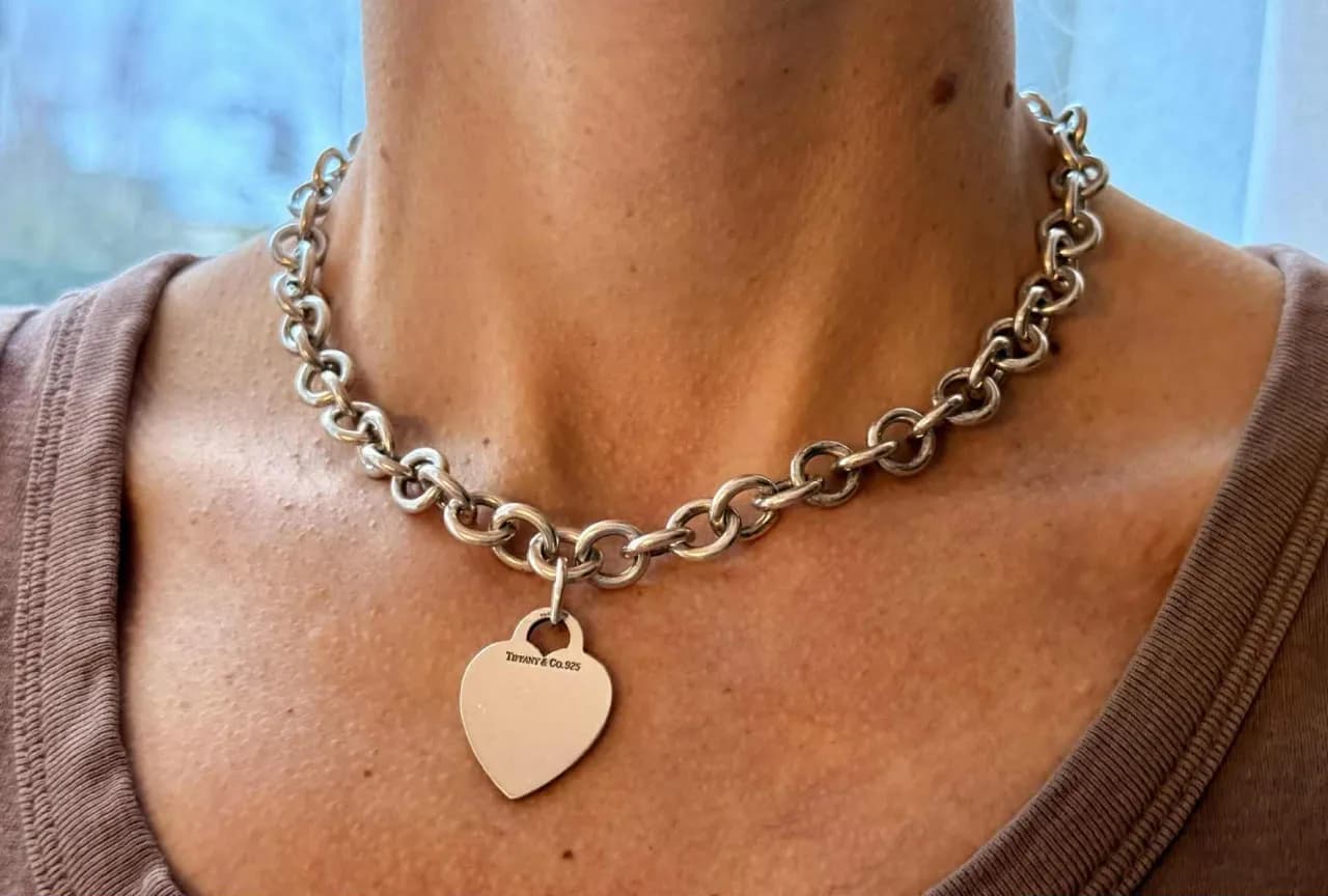 Naszyjnik z sercem Tiffany: Modele, ceny, jak rozpoznać oryginał?