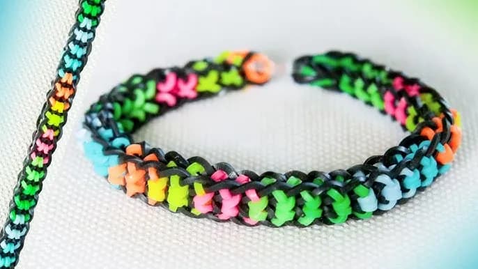 Bransoletki z gumek: Twój poradnik DIY. Od prostych wzorów po krosno